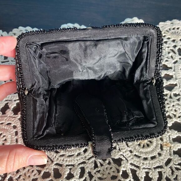 Evening bag vintage beaded with black beads all over Beautiful condition - Picture 3 of 5